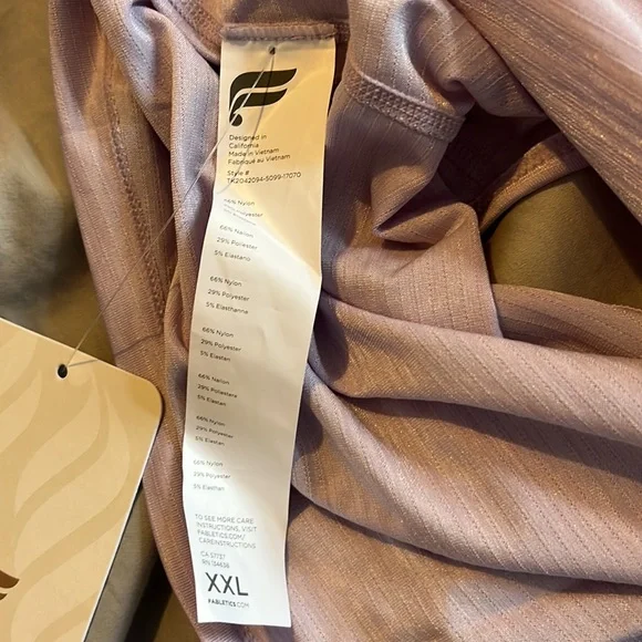 Lavender Fabletics Bea Tank Top in XXL NWT. Never worn. - Picture 3 of 5